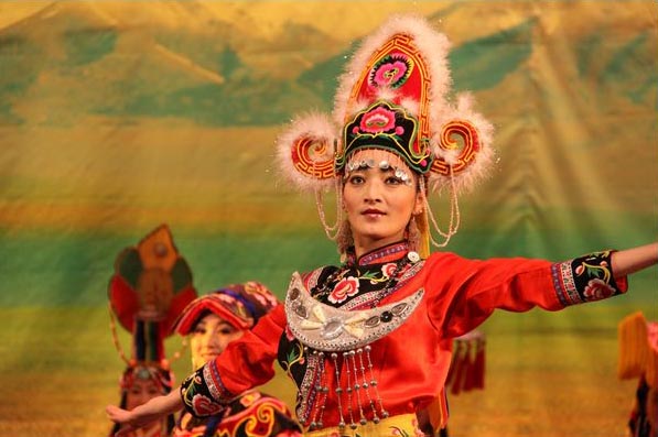 藏羌风情歌舞晚会―藏羌服饰表演